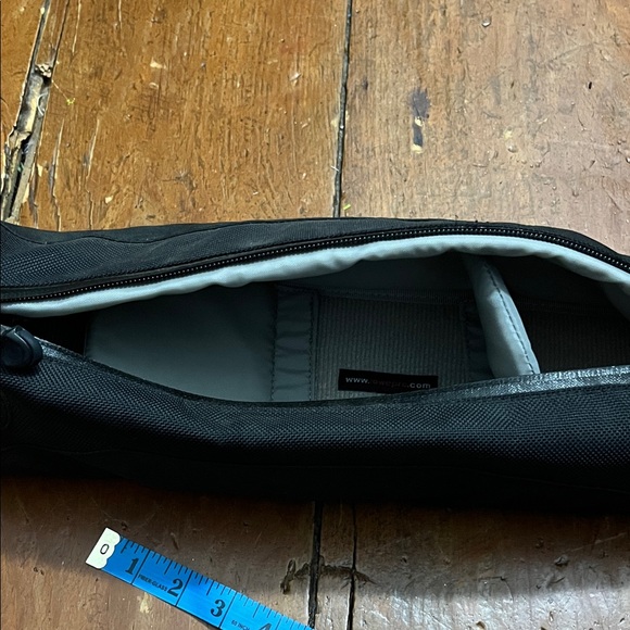 Lowepro Black Camera Lens Bag - Picture 3 of 3